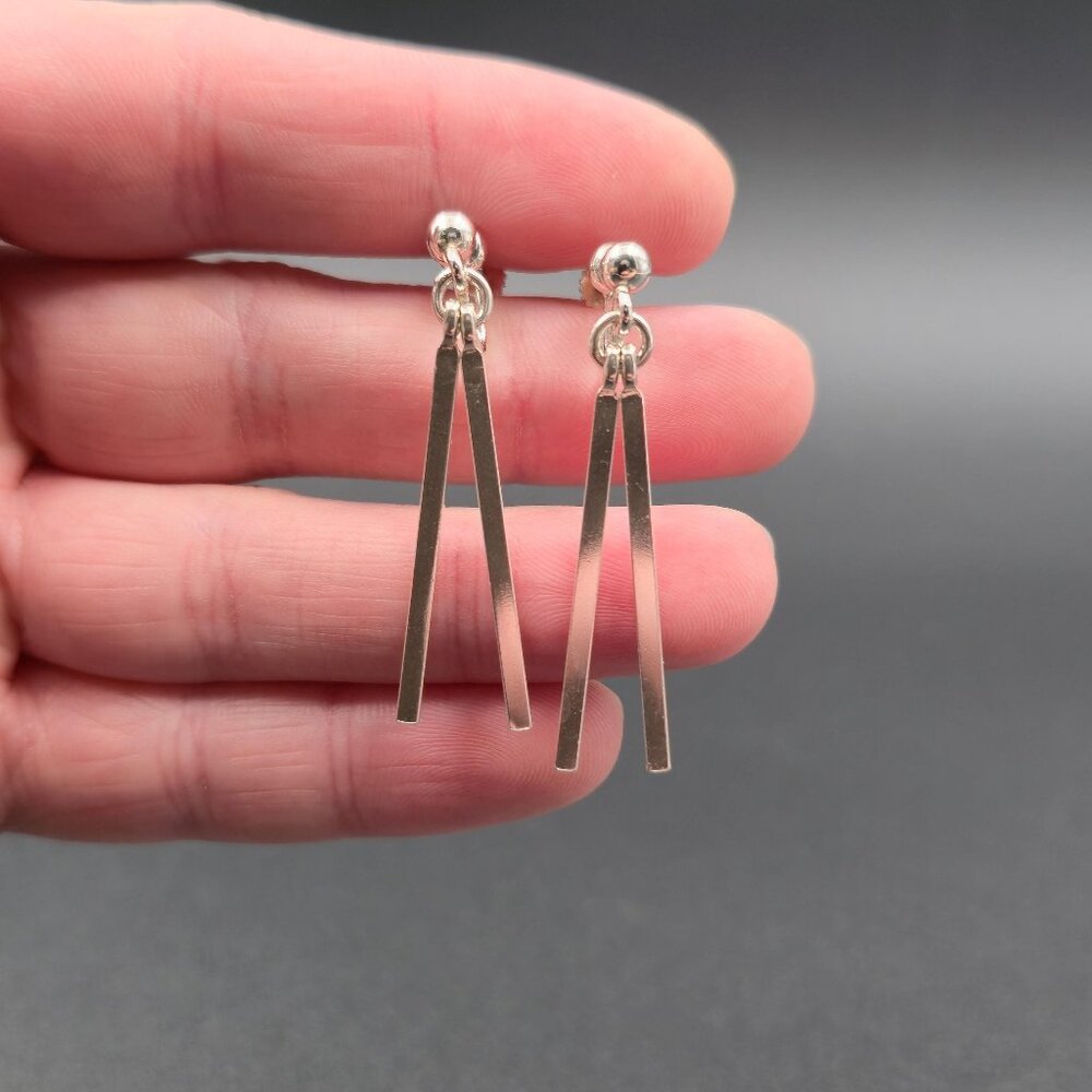 Sterling Silver Bright Double Bar Screw On Earrings A6432